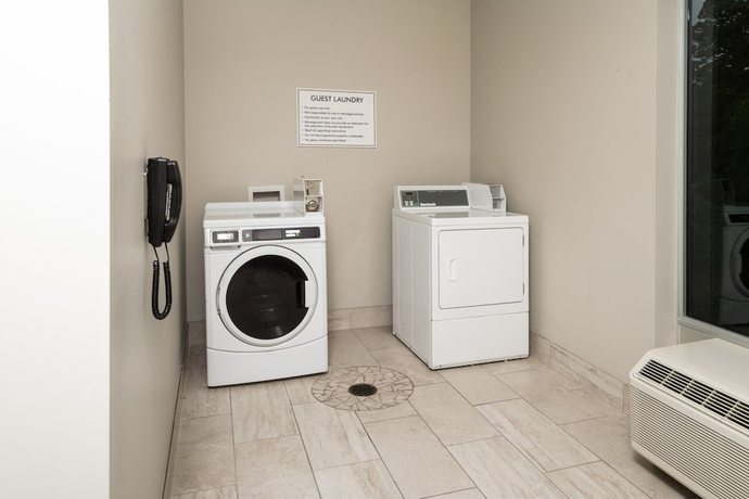 Imagen general del Hotel Holiday Inn Express and Suites Memphis Arpt Elvis Presley Blv, an IHG. Foto 3