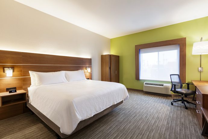 Imagen de la habitación del Hotel Holiday Inn Express and Suites Merced, an IHG. Foto 3