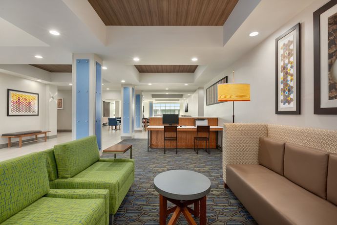 Imagen de los interiores del Hotel Holiday Inn Express and Suites Merced, an IHG. Foto 19