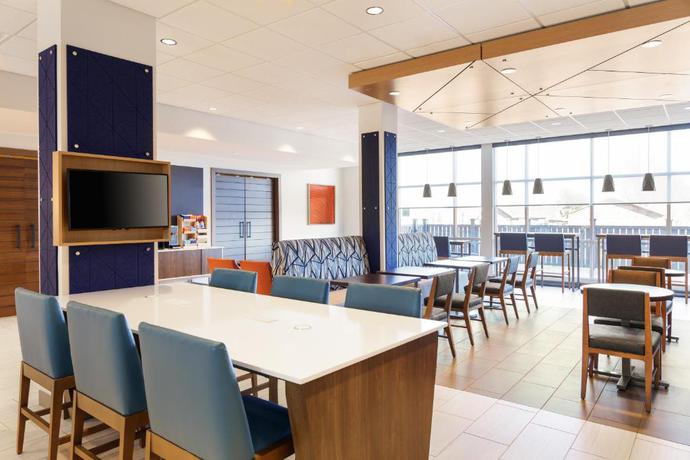 Imagen de los interiores del Hotel Holiday Inn Express and Suites Miami Intl Airport - 36th St by IHG. Foto 6