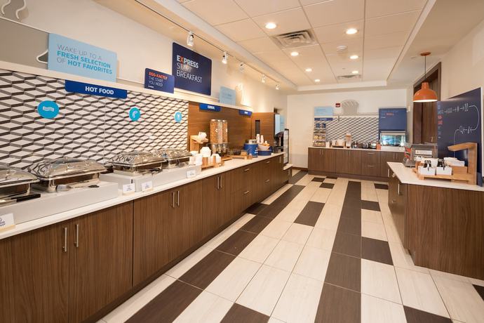 Imagen del bar/restaurante del Hotel Holiday Inn Express and Suites Michigan City, an IHG. Foto 6