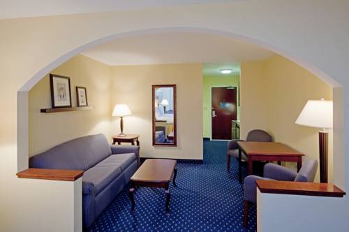 Imagen de la habitación del Hotel Holiday Inn Express and Suites Middleboro Raynham, An Ihg. Foto 3