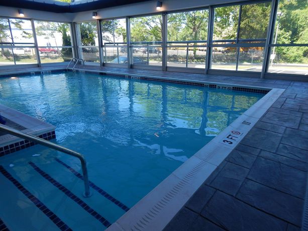 Imagen de la piscina del Hotel Holiday Inn Express and Suites Milford, an IHG. Foto 18