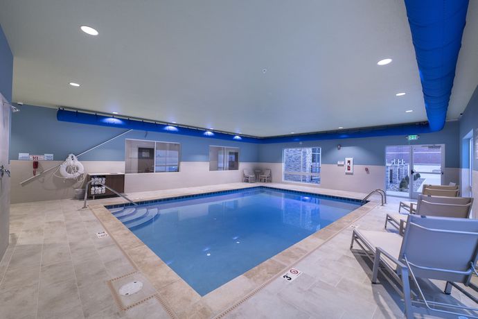 Imagen de la piscina del Hotel Holiday Inn Express and Suites Millersburg, An Ihg. Foto 19