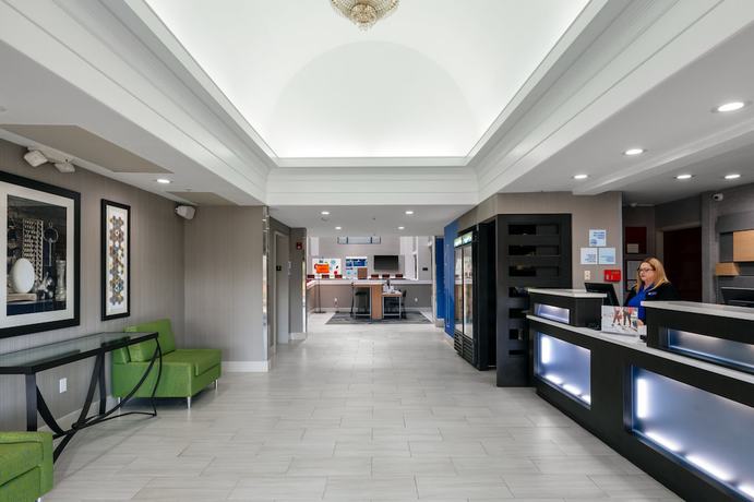 Imagen de los interiores del Hotel Holiday Inn Express and Suites Milton East I-10, An Ihg. Foto 18