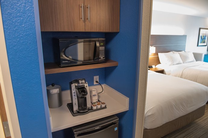 Imagen de la habitación del Hotel Holiday Inn Express and Suites Mishawaka - South Bend, an IHG. Foto 8