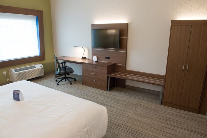 Imagen de la habitación del Hotel Holiday Inn Express and Suites Mishawaka - South Bend, an IHG. Foto 9