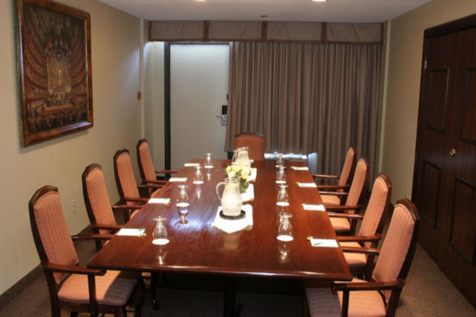 Imagen de los interiores del Hotel Holiday Inn Express and Suites Mississauga-toronto Southwest, An Ihg. Foto 13