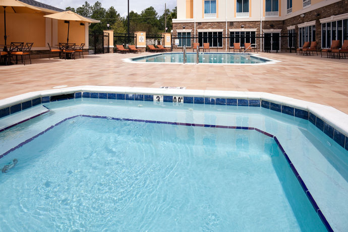 Imagen de la piscina del Hotel Holiday Inn Express and Suites Mobile/saraland, An Ihg. Foto 14
