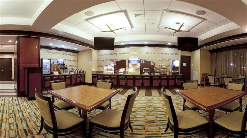 Imagen de los interiores del Hotel Holiday Inn Express and Suites Mobile/saraland, An Ihg. Foto 11