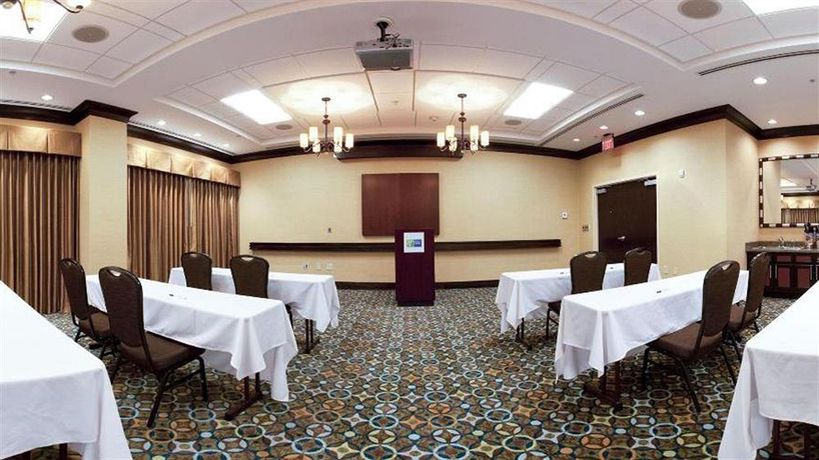 Imagen de la piscina del Hotel Holiday Inn Express and Suites Mobile/saraland, An Ihg. Foto 16