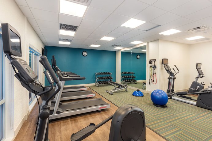 Imagen de los interiores del Hotel Holiday Inn Express and Suites Moreno Valley - Riverside, an IHG. Foto 16
