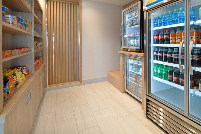 Imagen de los interiores del Hotel Holiday Inn Express and Suites Murrieta, an IHG. Foto 15