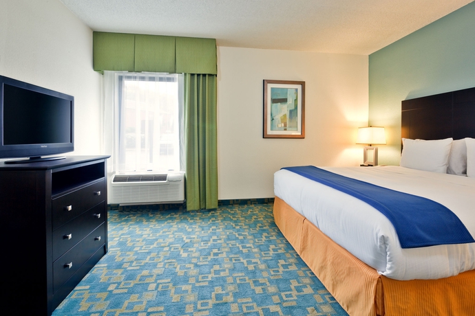 Imagen de la habitación del Hotel Holiday Inn Express and Suites Nashville - Brentwood I-65. Foto 2