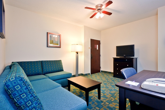 Imagen de la habitación del Hotel Holiday Inn Express and Suites Nashville - Brentwood I-65. Foto 5
