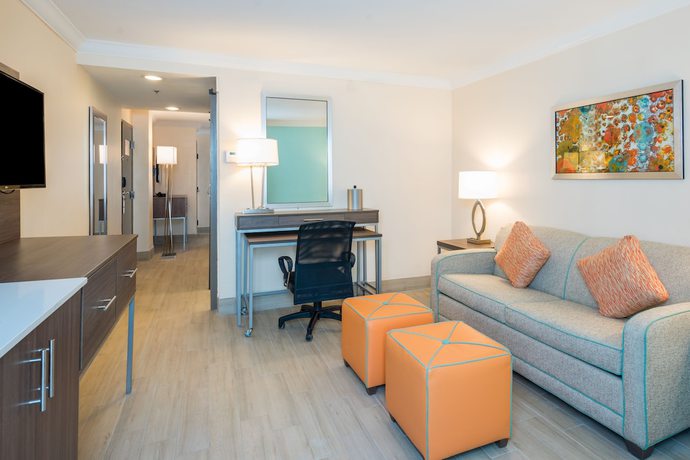 Imagen de la habitación del Hotel Holiday Inn Express and Suites Nassau. Foto 14