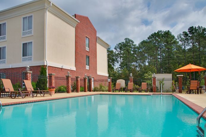 Imagen de la piscina del Hotel Holiday Inn Express and Suites Natchitoches, an IHG. Foto 19