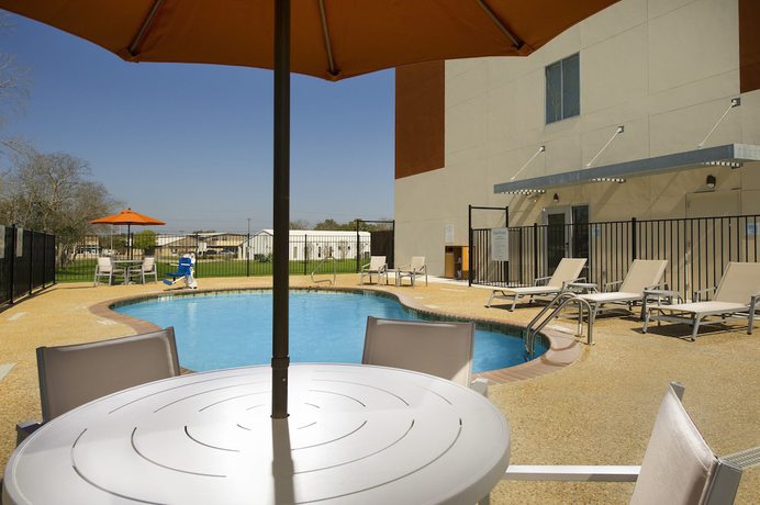 Imagen de la piscina del Hotel Holiday Inn Express and Suites New Braunfels, An Ihg. Foto 20