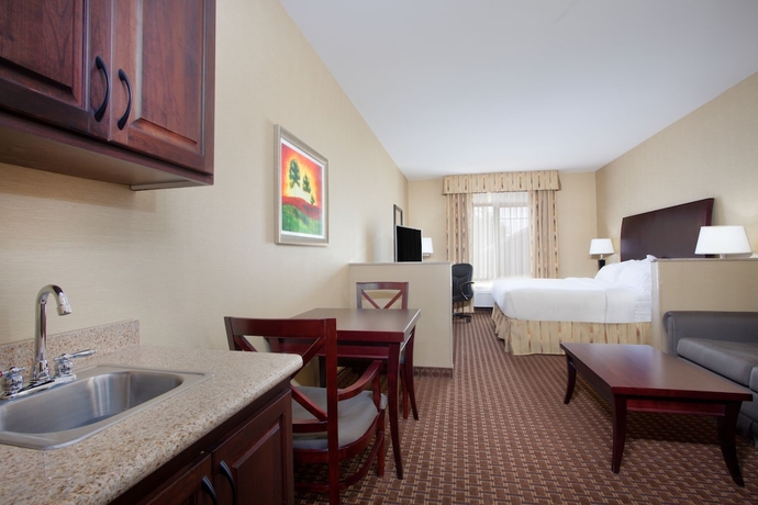Imagen de la habitación del Hotel Holiday Inn Express and Suites Newport, An Ihg. Foto 3