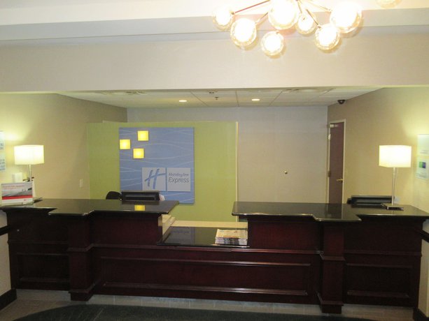 Imagen de los interiores del Hotel Holiday Inn Express and Suites North Lima, An Ihg. Foto 19