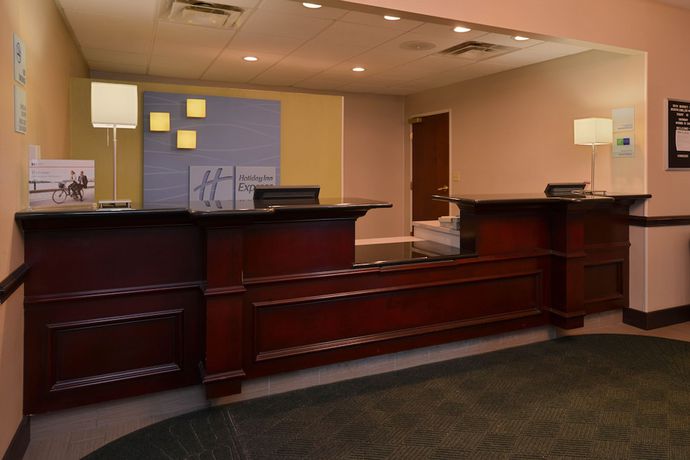 Imagen de los interiores del Hotel Holiday Inn Express and Suites North Lima, An Ihg. Foto 20