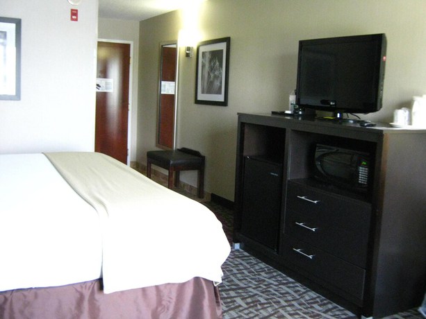 Imagen de la habitación del Hotel Holiday Inn Express and Suites North Lima, An Ihg. Foto 11