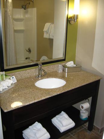 Imagen de la habitación del Hotel Holiday Inn Express and Suites North Lima, An Ihg. Foto 13