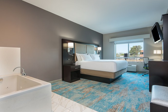 Imagen de la habitación del Hotel Holiday Inn Express and Suites Norwood-boston Area, An Ihg. Foto 10