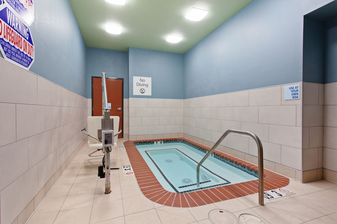 Imagen de la piscina del Hotel Holiday Inn Express and Suites Oakland-airport, An Ihg. Foto 19