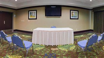 Imagen de los interiores del Hotel Holiday Inn Express and Suites Of Opelika/auburn, An Ihg. Foto 8