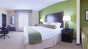Imagen de la piscina del Hotel Holiday Inn Express and Suites Of Opelika/auburn, An Ihg. Foto 16