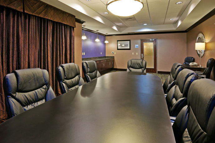 Imagen de los interiores del Hotel Holiday Inn Express and Suites Of Opelika/auburn, An Ihg. Foto 14