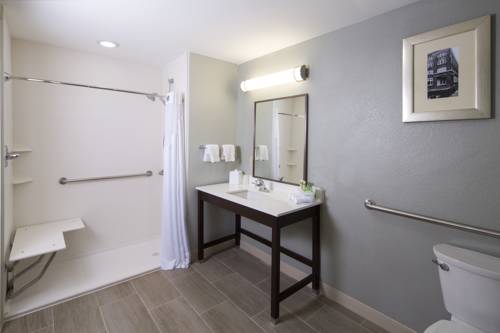 Imagen de la habitación del Hotel Holiday Inn Express and Suites Oklahoma City Dwtn - Bricktown, An Ihg. Foto 5