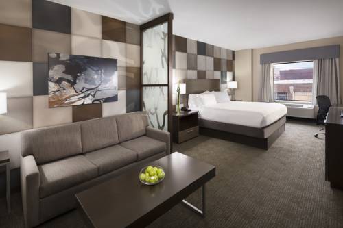 Imagen de la habitación del Hotel Holiday Inn Express and Suites Oklahoma City Dwtn - Bricktown, An Ihg. Foto 10