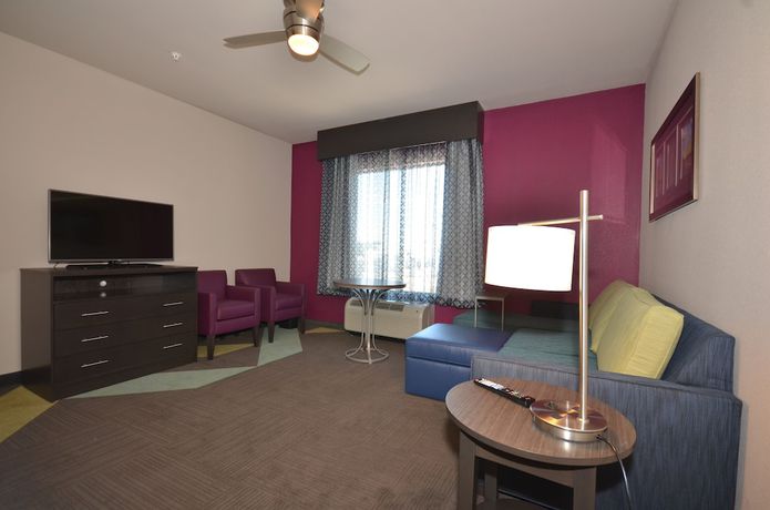 Imagen de la habitación del Hotel Holiday Inn Express and Suites Oklahoma City Mid - Arpt Area, An Ihg. Foto 8