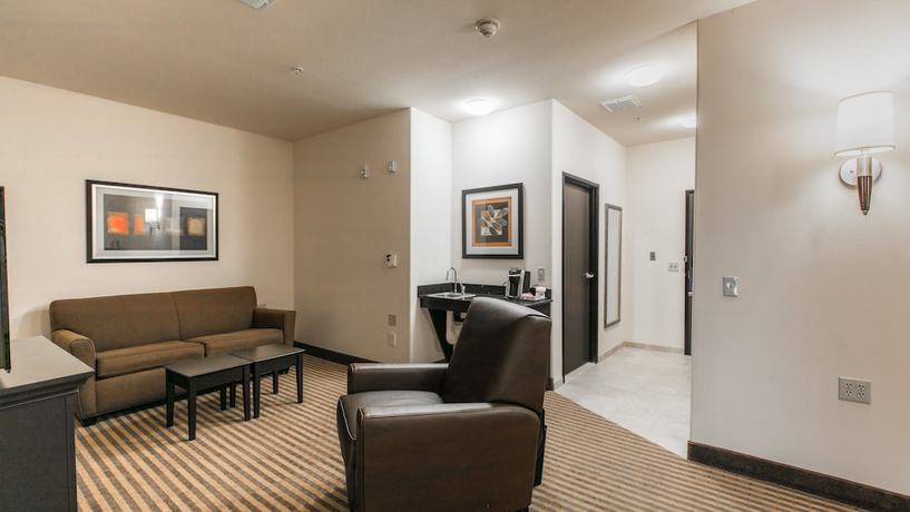 Imagen de la habitación del Hotel Holiday Inn Express and Suites Oklahoma City Northwest, An Ihg. Foto 12