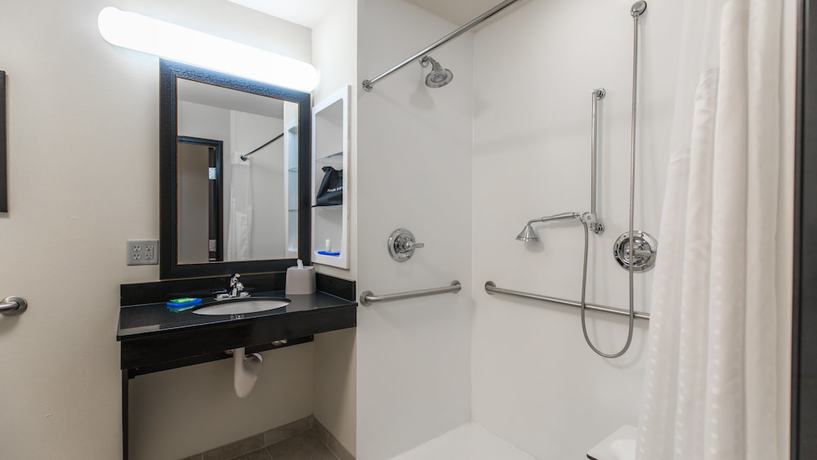 Imagen de la habitación del Hotel Holiday Inn Express and Suites Oklahoma City Northwest, An Ihg. Foto 14