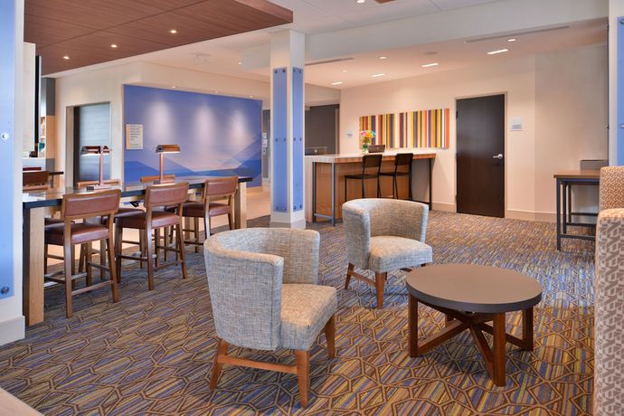 Imagen de los interiores del Hotel Holiday Inn Express and Suites Olathe West, an IHG. Foto 18