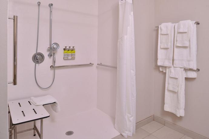 Imagen de la habitación del Hotel Holiday Inn Express and Suites Olathe West, an IHG. Foto 15