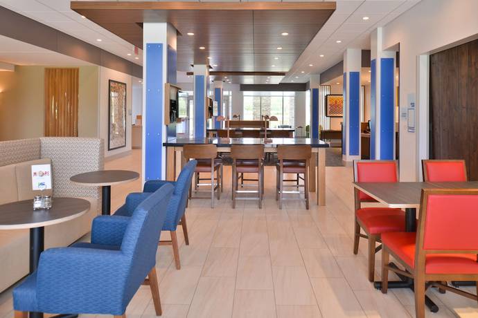 Imagen de los interiores del Hotel Holiday Inn Express and Suites Omaha Airport, An Ihg. Foto 17