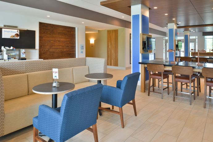 Imagen de los interiores del Hotel Holiday Inn Express and Suites Omaha Airport, An Ihg. Foto 18