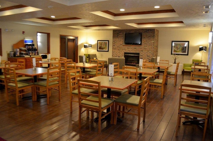 Imagen del bar/restaurante del Hotel Holiday Inn Express and Suites Omaha West. Foto 1