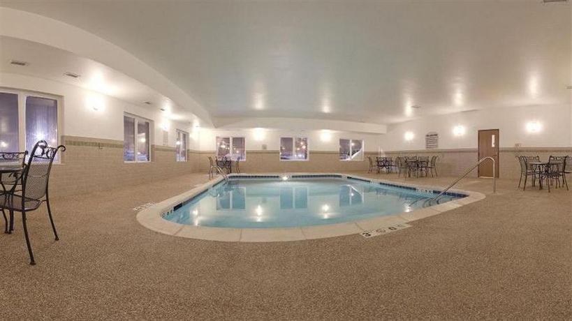 Imagen de la piscina del Hotel Holiday Inn Express and Suites Omaha West. Foto 15