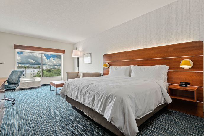 Imagen de la habitación del Hotel Holiday Inn Express and Suites Orlando - Lake Buena Vista, an IHG Hotel. Foto 2