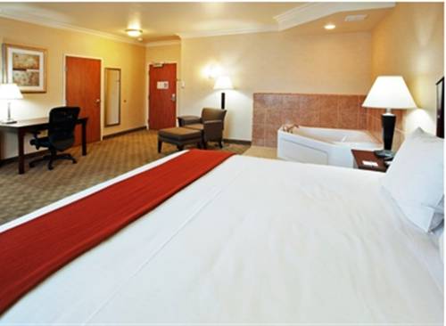Imagen de la habitación del Hotel Holiday Inn Express and Suites Oroville Lake, An Ihg. Foto 10