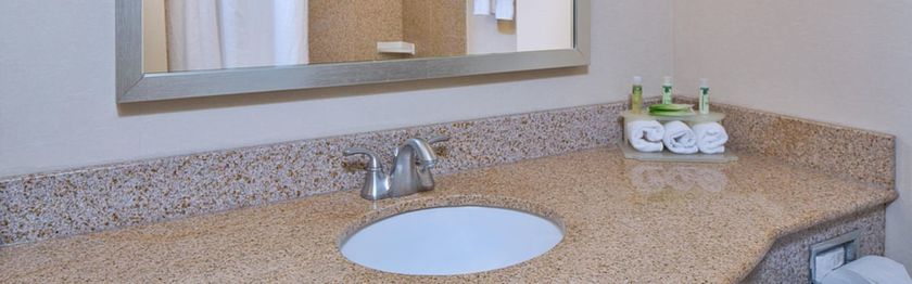 Imagen de la habitación del Hotel Holiday Inn Express and Suites Ottawa Airport, An Ihg. Foto 9