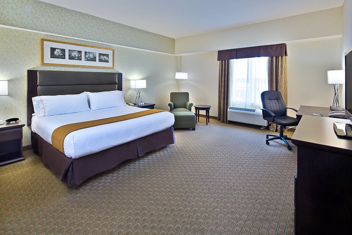 Imagen de la habitación del Hotel Holiday Inn Express and Suites Ottawa Airport, An Ihg. Foto 10