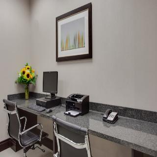 Imagen general del Hotel Holiday Inn Express and Suites Ottawa East-Orleans. Foto 13