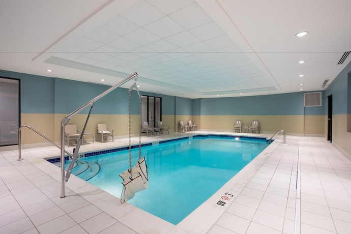Imagen de la piscina del Hotel Holiday Inn Express and Suites Owings Mills-baltimore Area, An Ihg. Foto 19