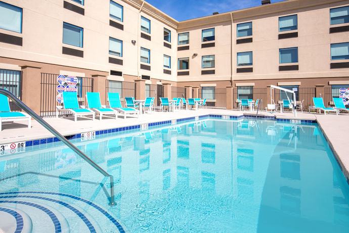 Imagen de la piscina del Hotel Holiday Inn Express and Suites Pahrump, An Ihg. Foto 18